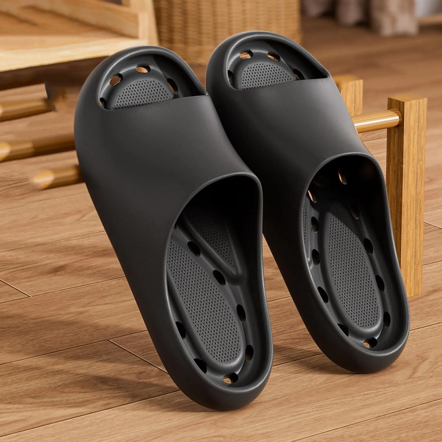 Cloud Slippers for Men Shower Shoes Women Bathroom Slippers Men Slides for Women Living Room Drainage Hole Indoor