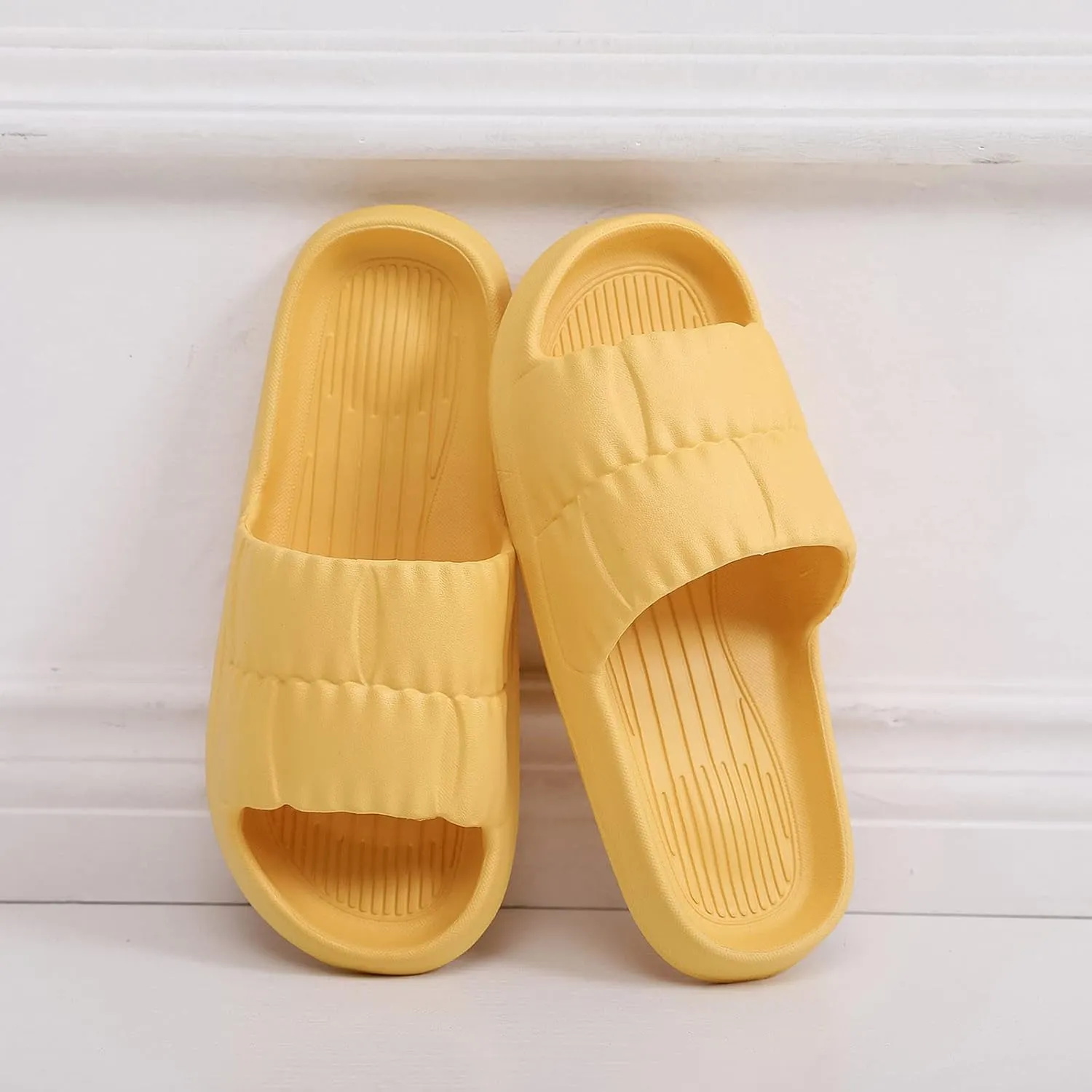 Cloud Slippers for Men Womens Slides Slides for Men Women Spa Drainage Hole Indoor Outdoor Slippers