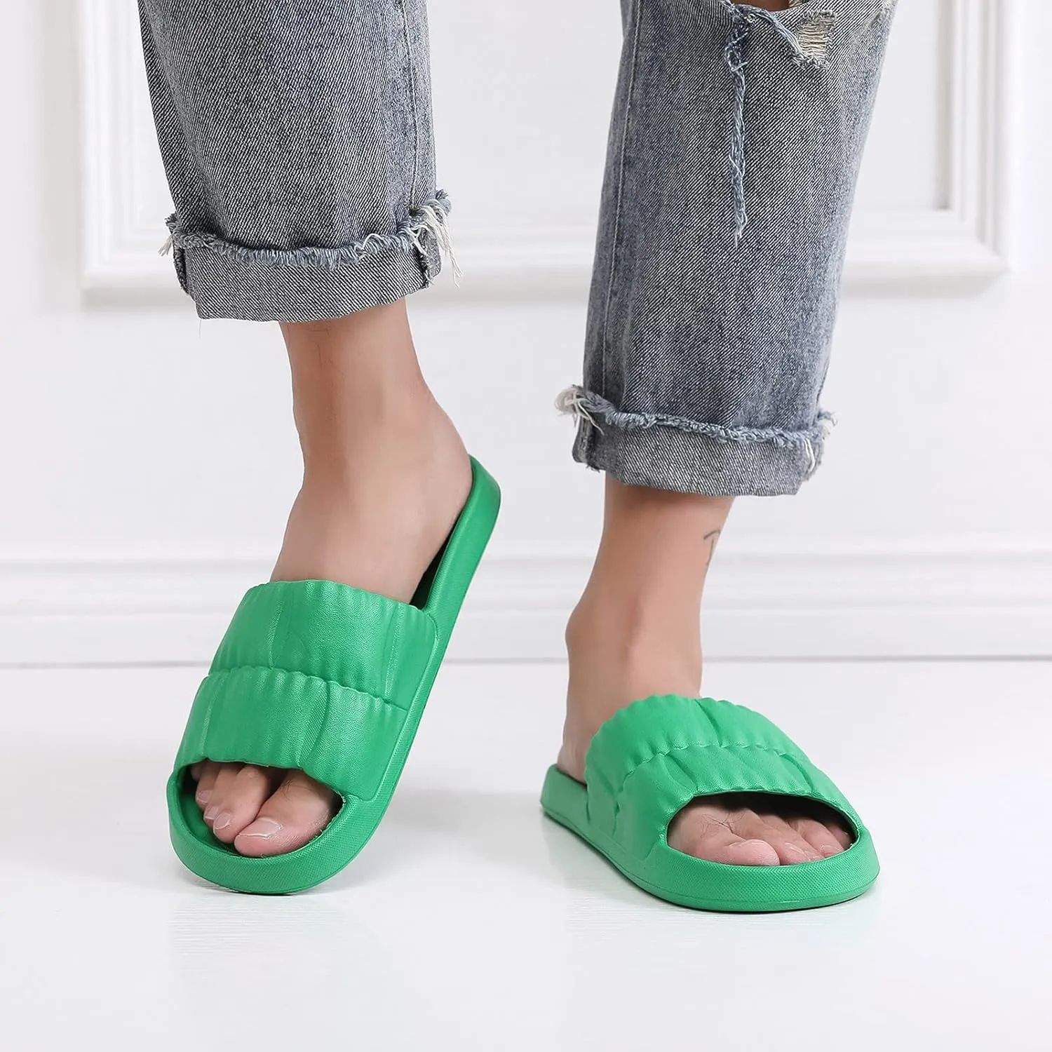 Cloud Slippers for Men Womens Slides Slides for Men Women Spa Drainage Hole Indoor Outdoor Slippers