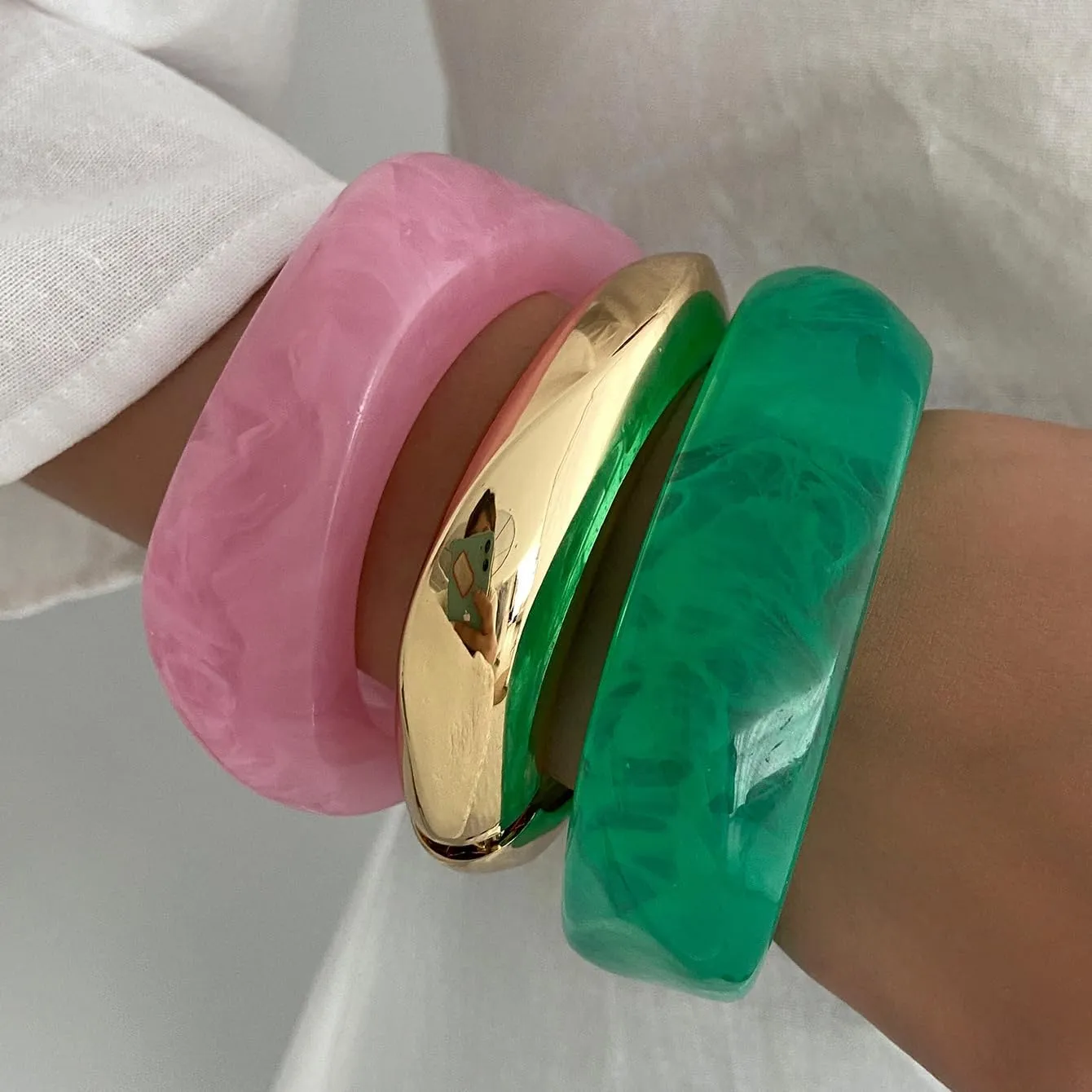 Colorful Chunky Resin Bangle Bracelet Set for Women Geometric Acrylic Big Cuff Bracelets Punk Thick Wide Statement Bangle Bracelets for Women Resin Jewelry