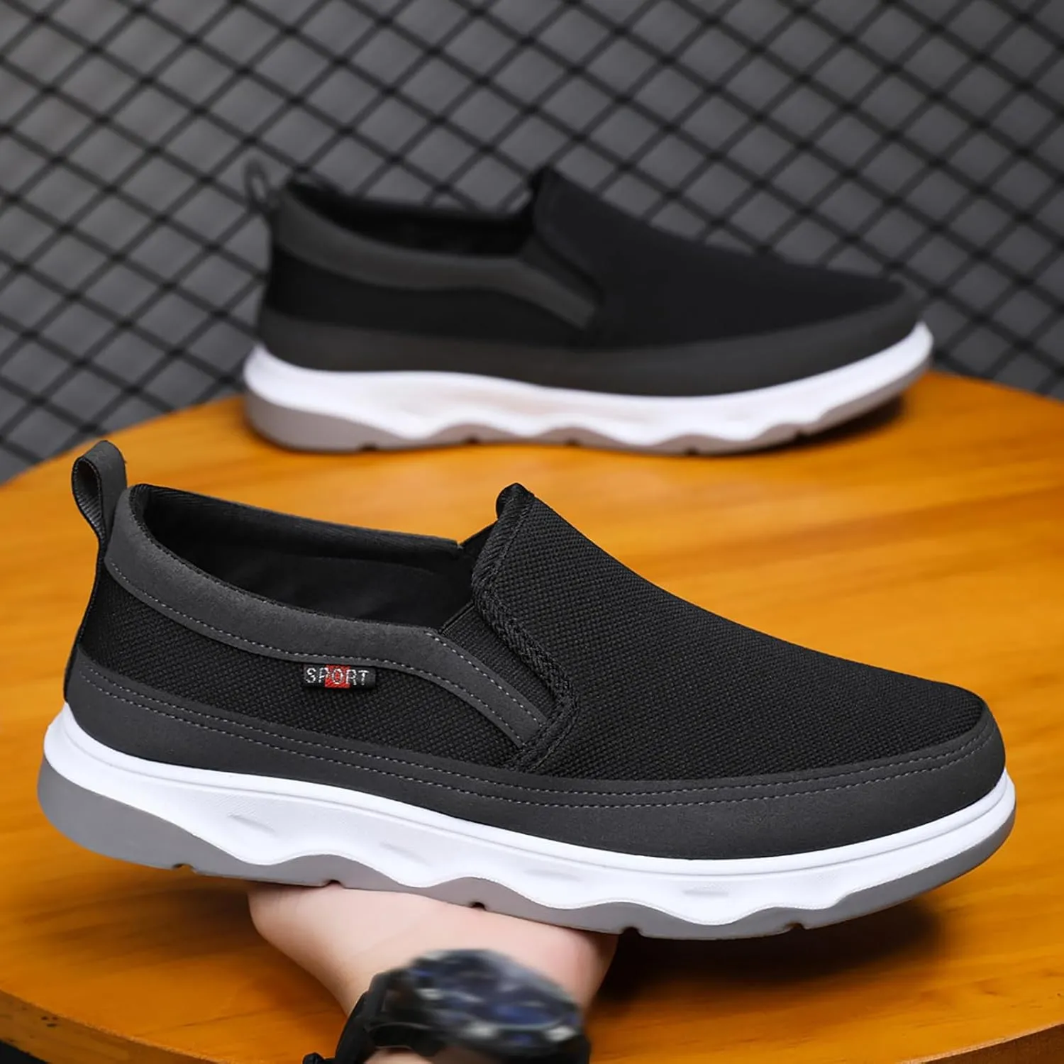Men's Canvas Shoes Sports Casual Korean Version of The Trend of Fashion Breathable Slip On Casual Slip on Mens Shoes
