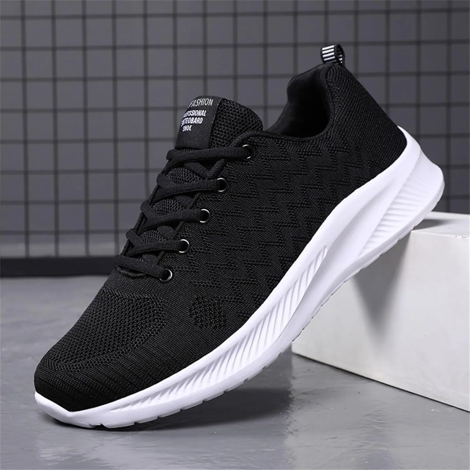 Men's Lightweight Non Slip Barefoot Shoes Casual Sneaker Mesh Breathable Walking Shoe Barefoot Minimalist Shoes
