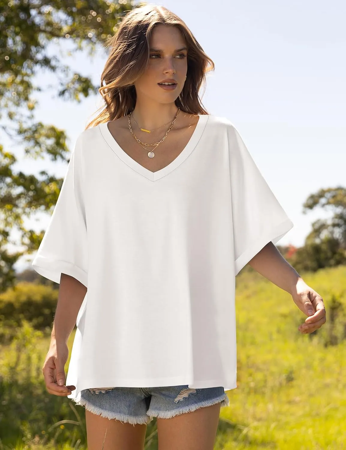 UEU Womens Oversized T-Shirts Summer V Neck Casual Shirts Short Sleeve Workout Tunic Tops