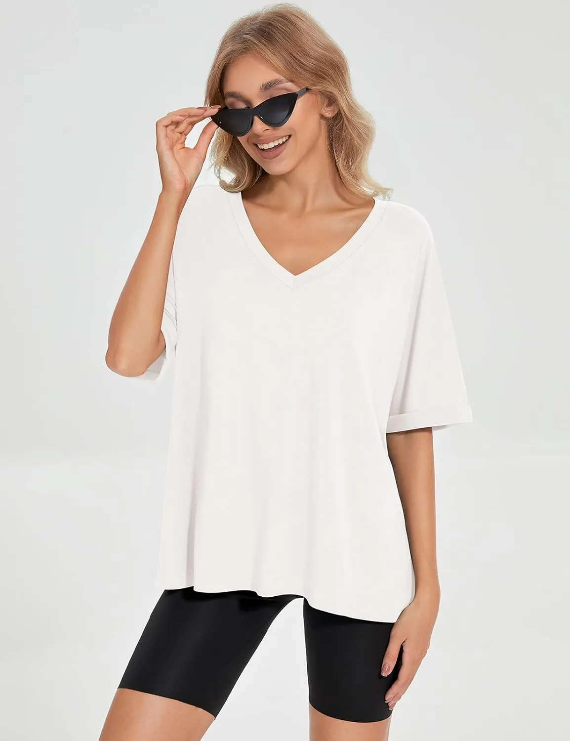UEU Womens Oversized T-Shirts Summer V Neck Casual Shirts Short Sleeve Workout Tunic Tops