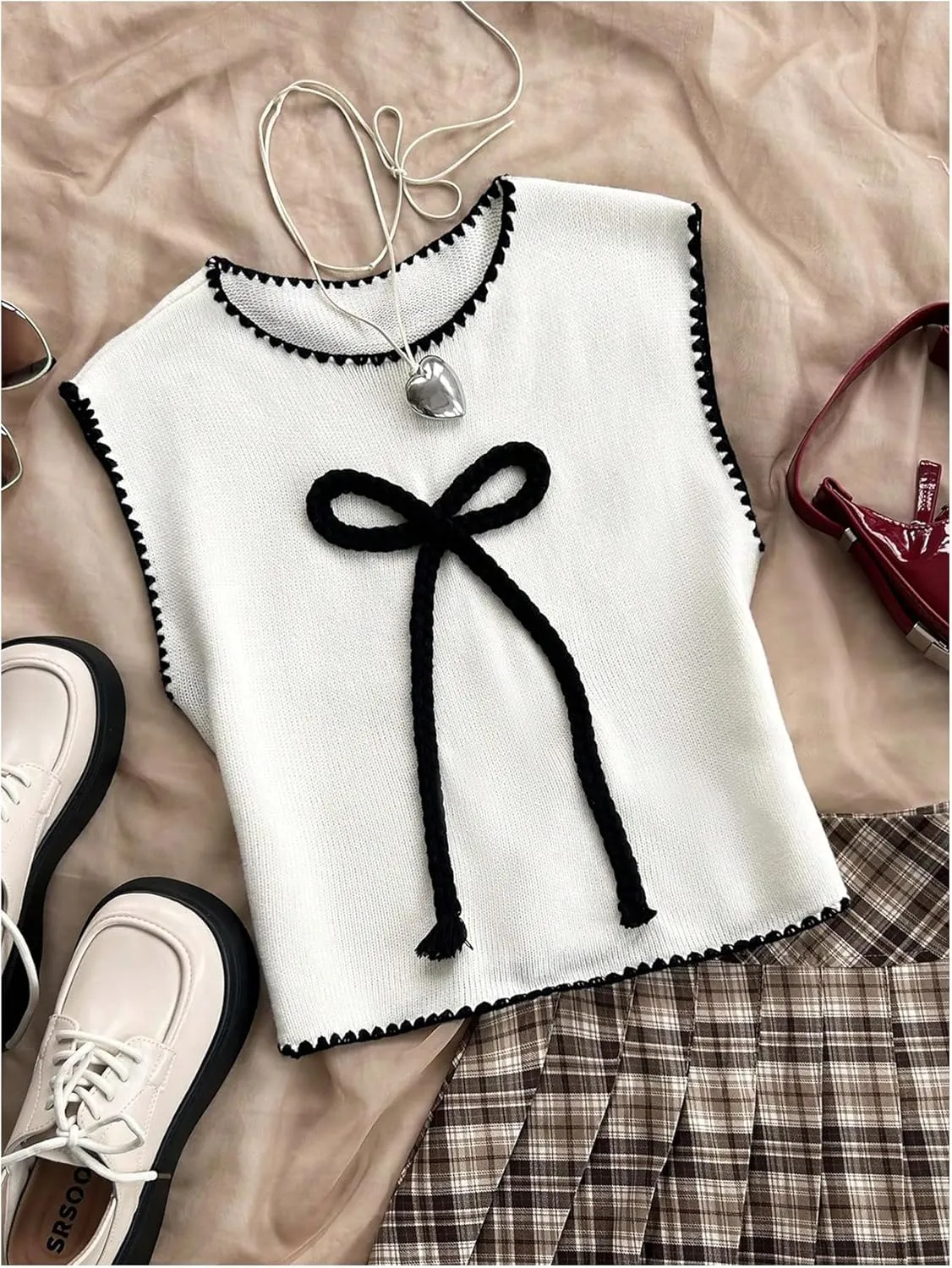 Verdusa Women's Sleeveless Sweater Vest Bow Contrast Binding Knit Tank Tops