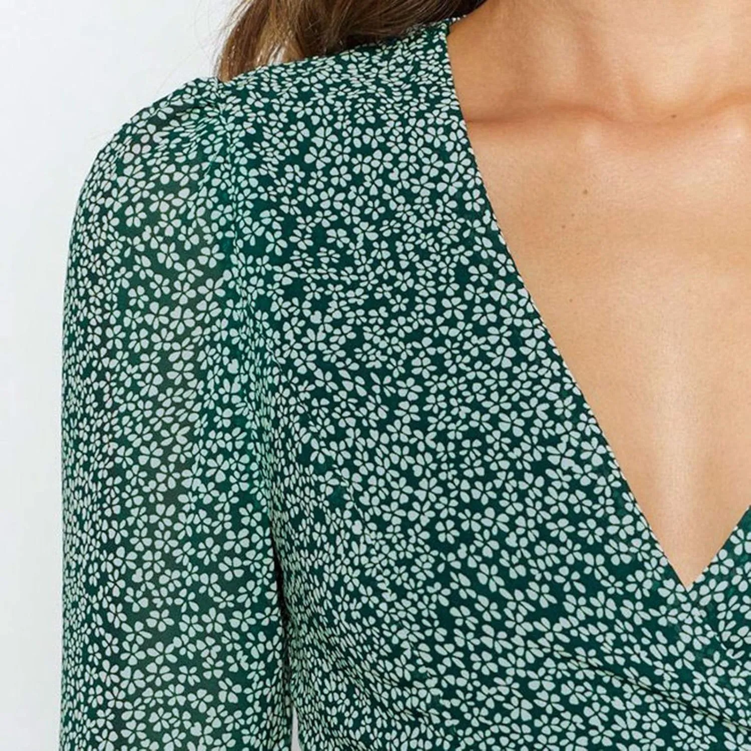 Women's Casual Floral Mini Dress Ruffle Relaxed Fit Dress Lightweight Breathable V Neck Slim Flowy Dress